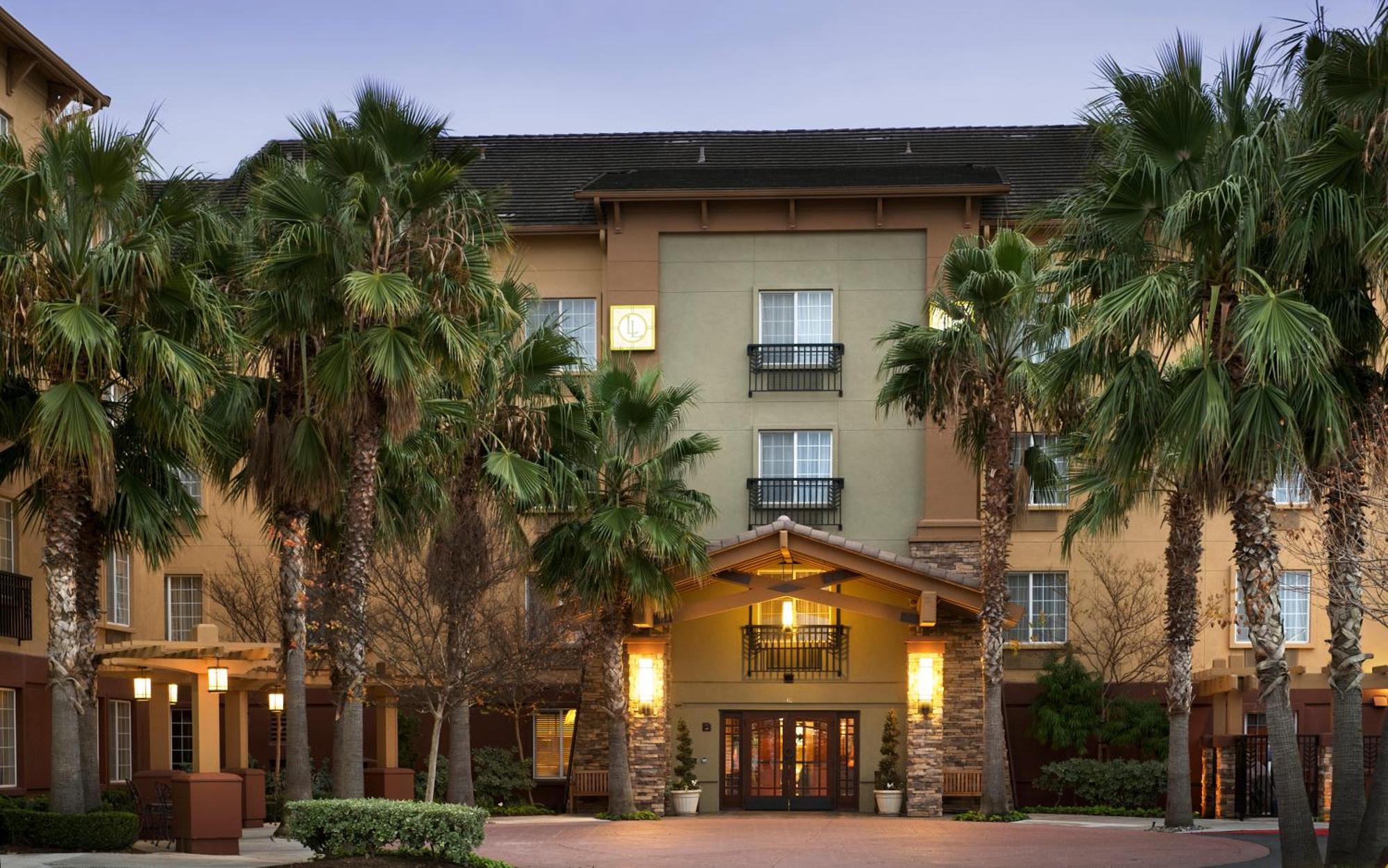 Larkspur Landing Extended Stay Suites בלוויו מראה חיצוני תמונה